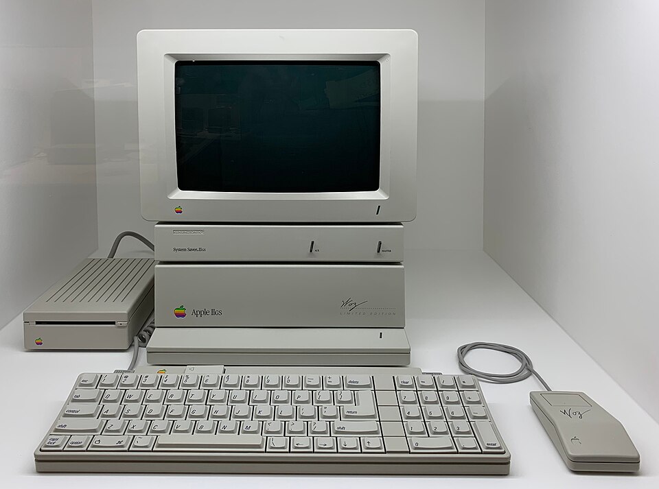 Photograph of Apple IIgs