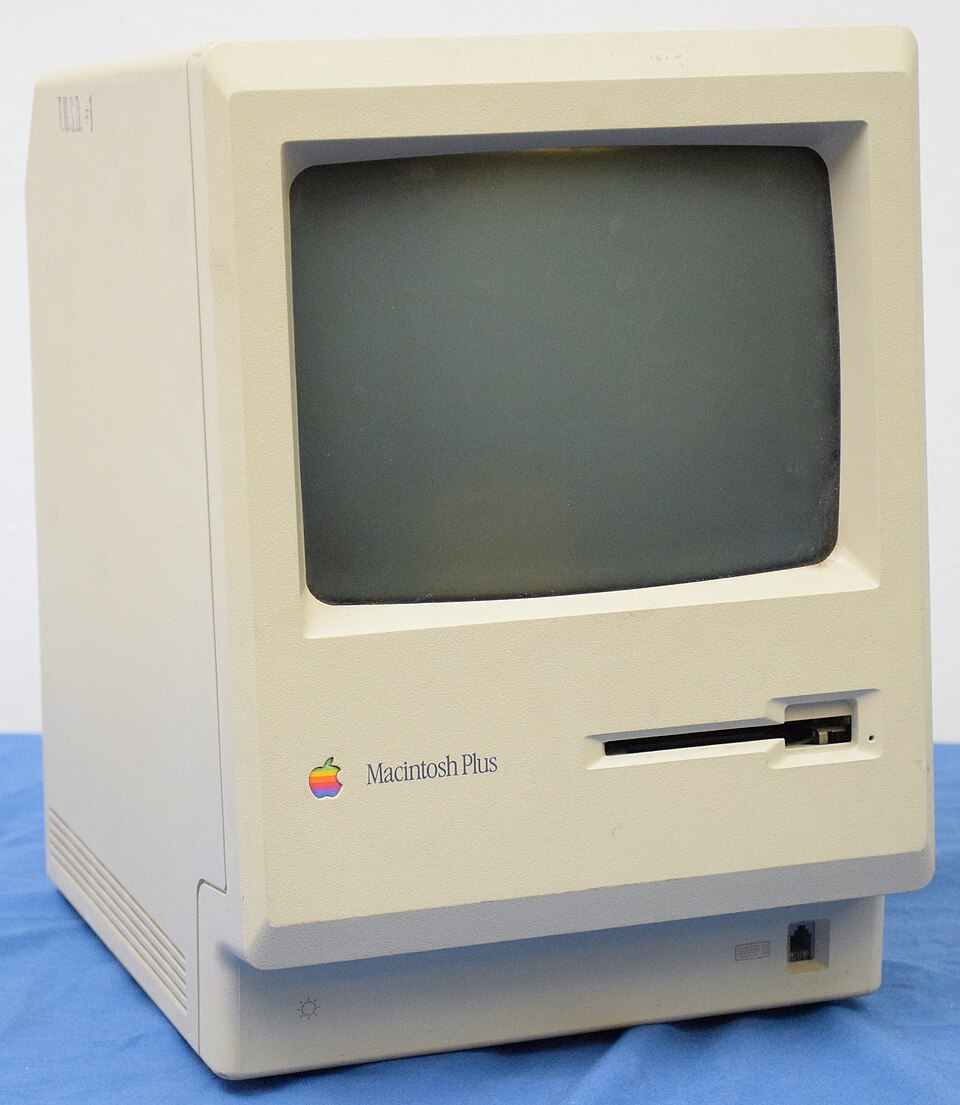 Photograph of Macintosh (68k / early PowerPC)