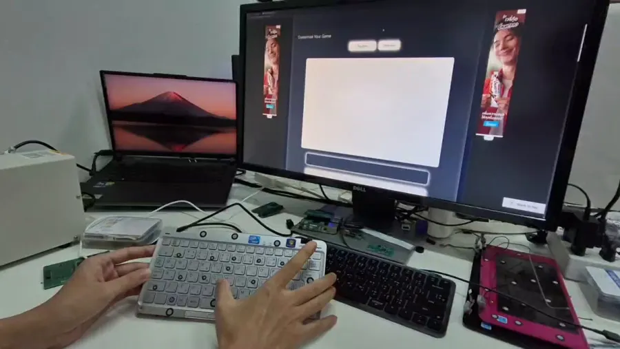 Typing on the VAIO P keyboard through the new keyboard PCB